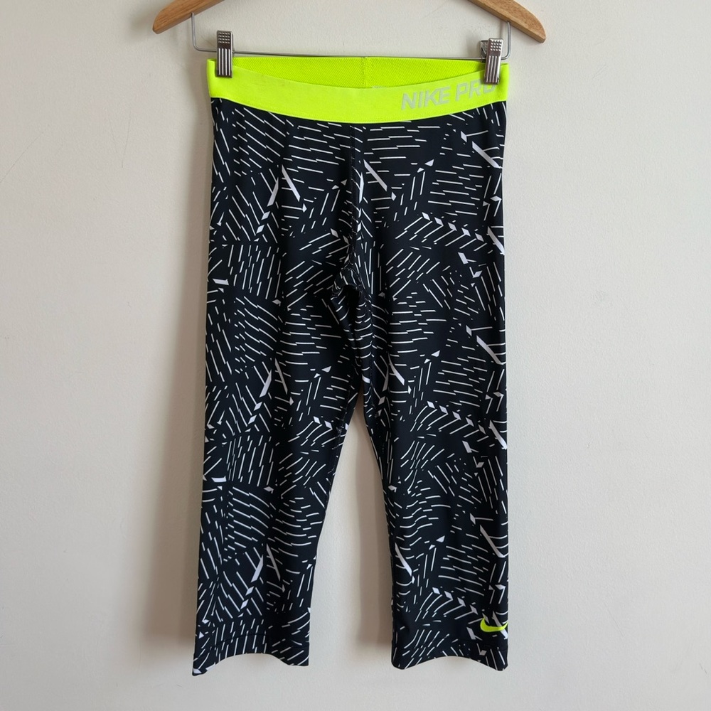 Nike Black & Neon Yellow Capri Leggings Athletic Activewear Gym Leggings Sz M